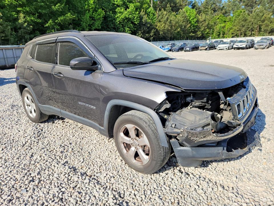 50425296 :رقم المزاد ، 3C4NJCBB7JT327695 vin ، 2018 Jeep Compass مزاد بيع