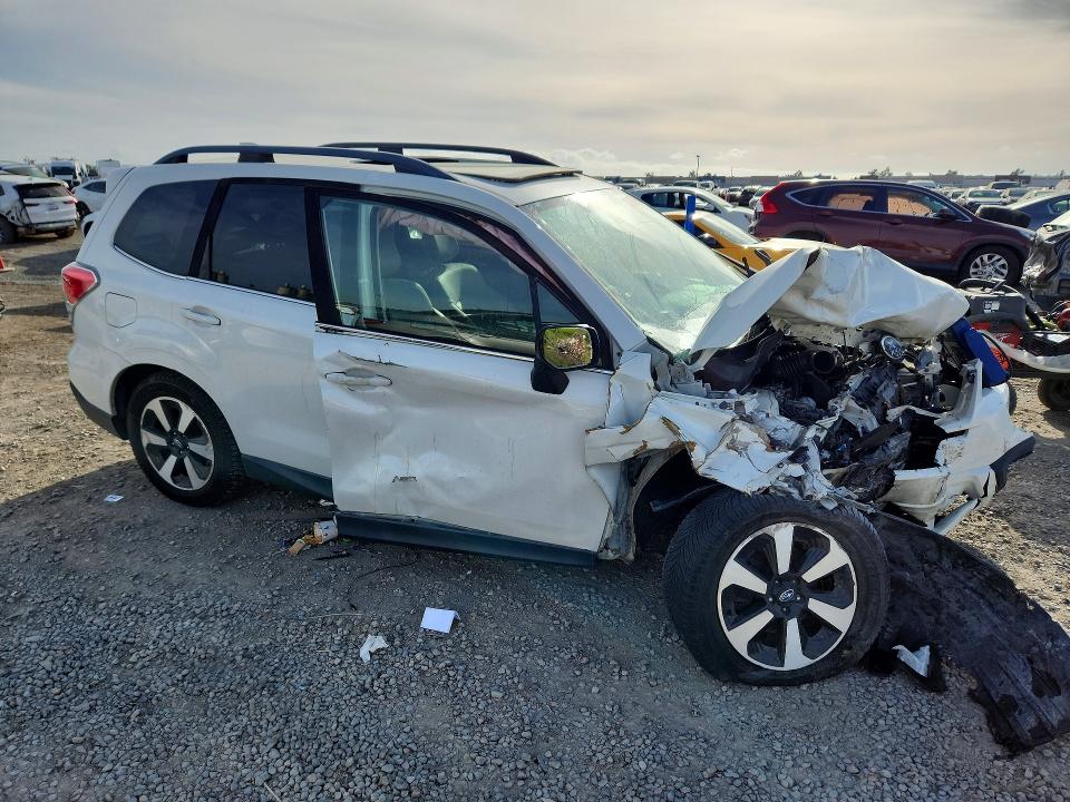 Продажа на аукционе авто 2017 Subaru Forester, vin: JF2SJARC1HH812849, номер лота: 49856916