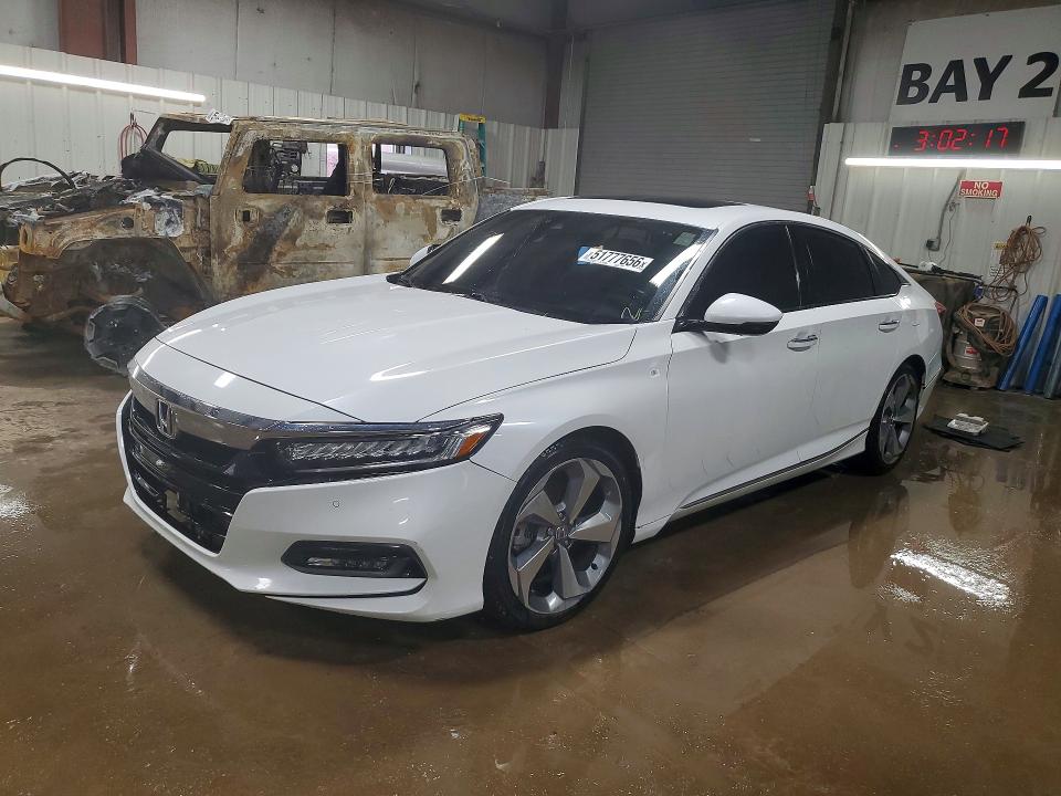51777656 :رقم المزاد ، 1HGCV2F94JA050493 vin ، 2018 Honda Accord مزاد بيع