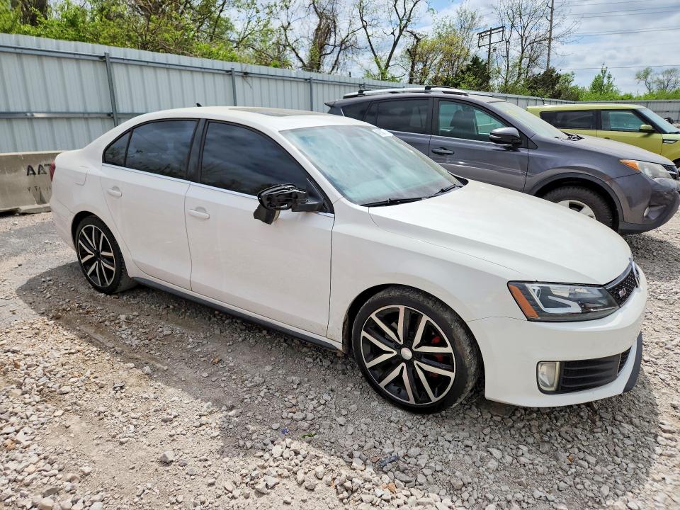 49138876 :رقم المزاد ، 3VW467AJ0DM255540 vin ، 2013 Volkswagen Jetta مزاد بيع