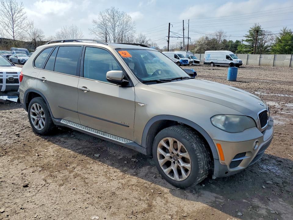 48648336 :رقم المزاد ، 5UXZV4C57BL406588 vin ، 2011 Bmw X5 مزاد بيع