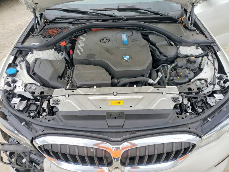 50197076 :رقم المزاد ، 3MW5P7J0XM8B52448 vin ، 2021 Bmw 330e مزاد بيع