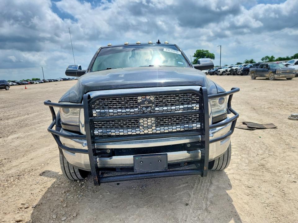 49639896 :رقم المزاد ، 3C7WRNFL2JG322380 vin ، 2018 Ram 5500 مزاد بيع