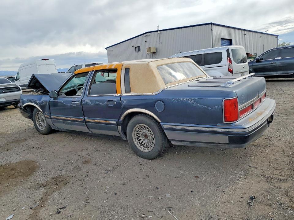 49658266 :رقم المزاد ، 1LNLM81W5VY742868 vin ، 1997 Lincoln Town Car مزاد بيع