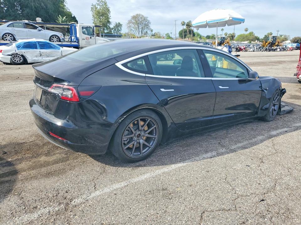 48696176 :رقم المزاد ، 5YJ3E1EA0KF325175 vin ، 2019 Tesla Model 3 مزاد بيع