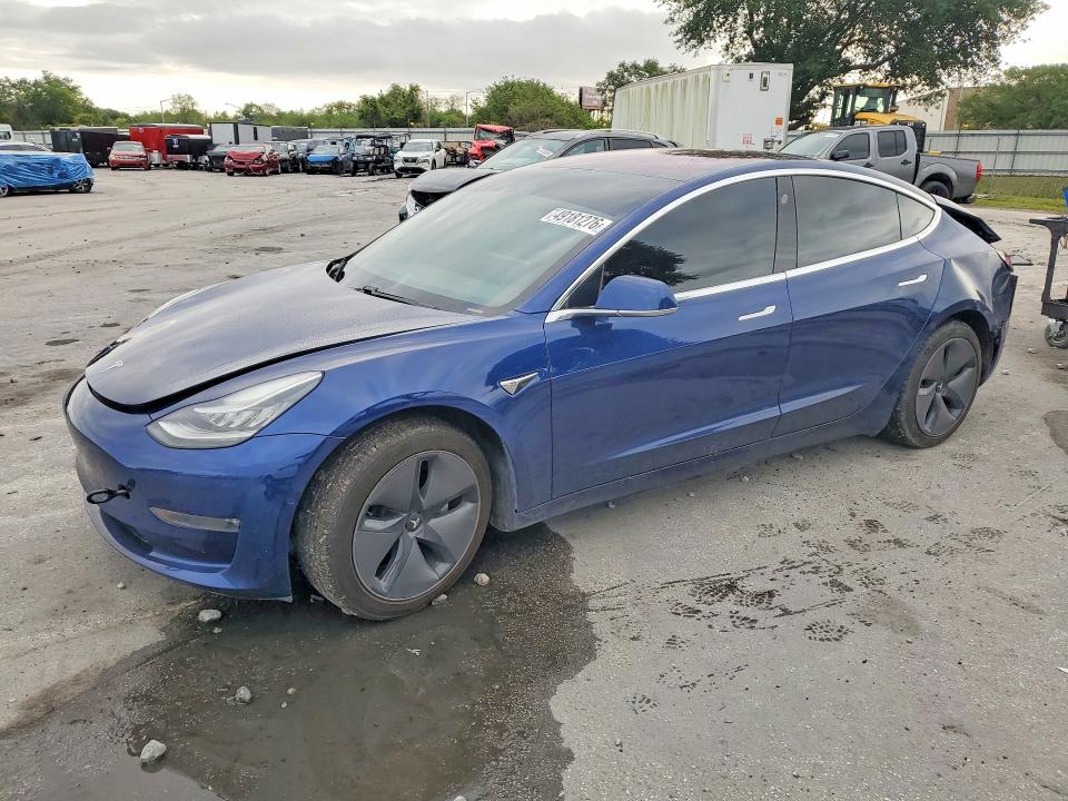 Продажа на аукционе авто 2018 Tesla Model 3, vin: 5YJ3E1EA2JF076778, номер лота: 49181276