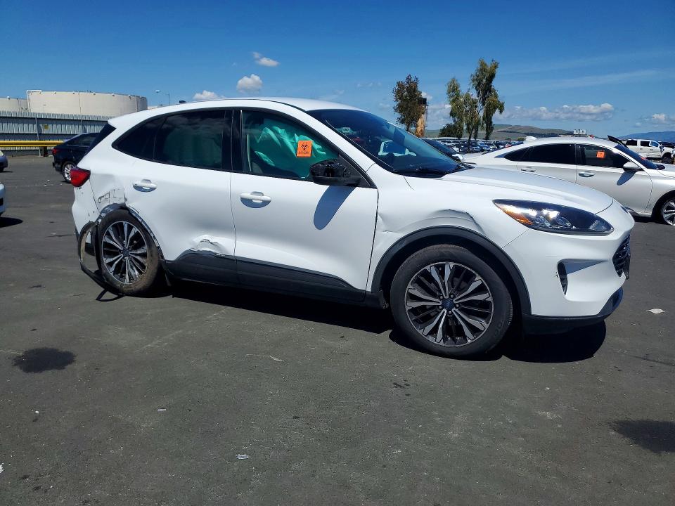Продаж на аукціоні авто 2022 Ford Escape, vin: 1FMCU0G64NUB89310, номер лоту: 51130356