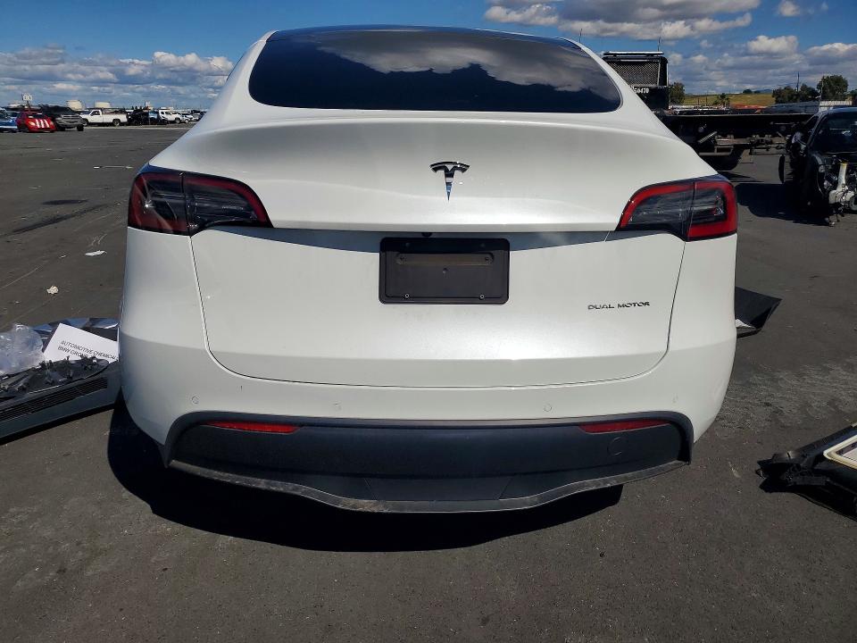 2021 Tesla Model Y მანქანა იყიდება აუქციონზე, vin: 5YJYGAEE3MF272428, აუქციონის ნომერი: 49924486