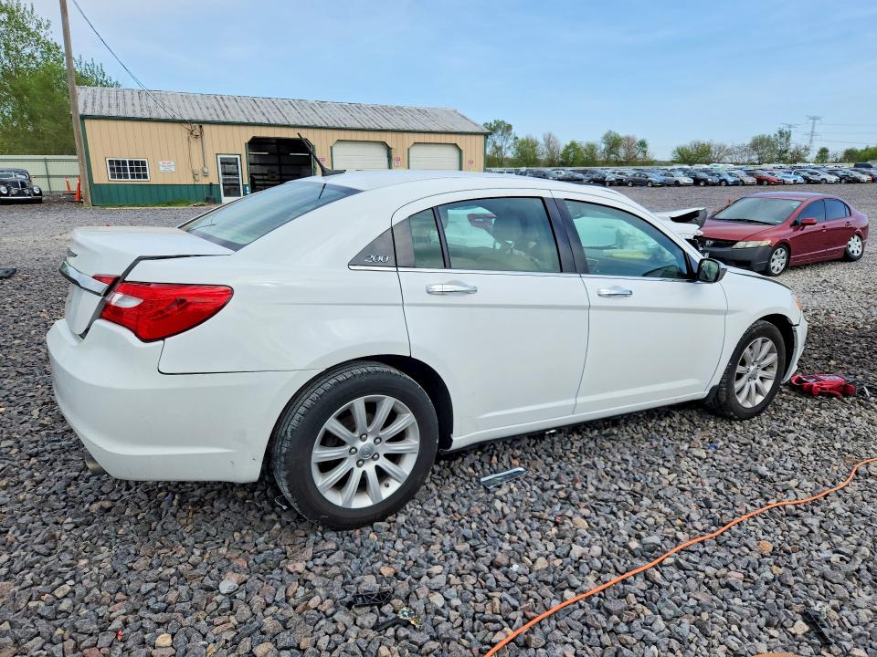 50439406 :رقم المزاد ، 1C3CCBCG1EN134586 vin ، 2014 Chrysler 200 مزاد بيع