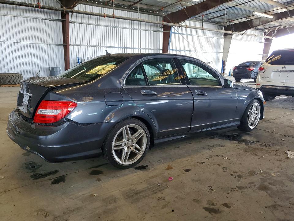 Продаж на аукціоні авто 2013 Mercedes-benz C, vin: WDDGF4HB6DA757615, номер лоту: 49173276