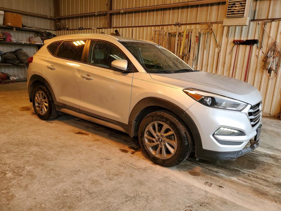 2017 Hyundai Tucson მანქანა იყიდება აუქციონზე, vin: KM8J33A40HU556484, აუქციონის ნომერი: 51955436