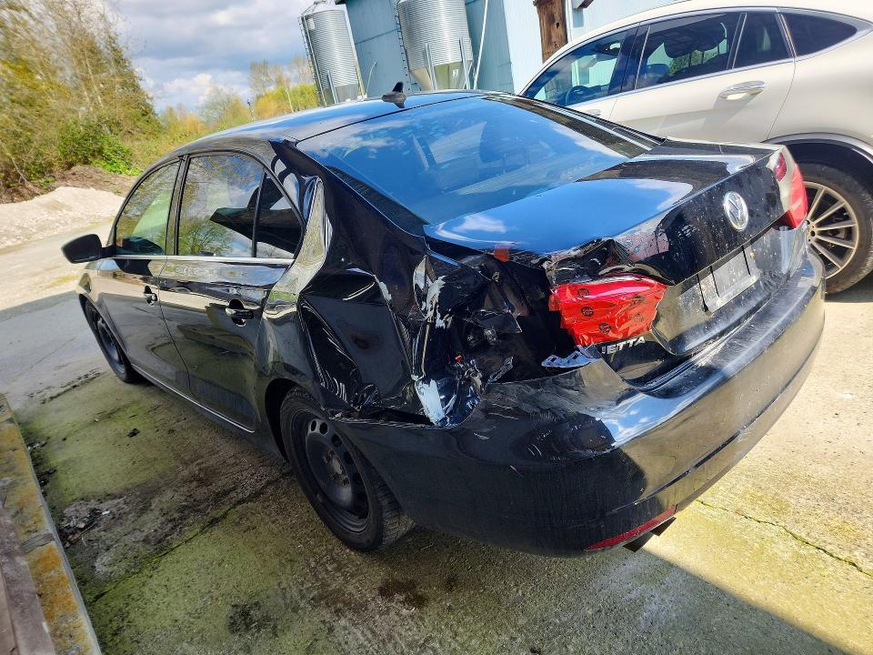 2011 Volkswagen Jetta მანქანა იყიდება აუქციონზე, vin: 3VWWL7AJ5BM007346, აუქციონის ნომერი: 48735386