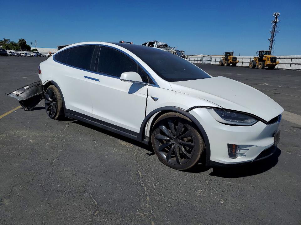 Продажа на аукционе авто 2020 Tesla Model X, vin: 5YJXCAE20LF305767, номер лота: 48631796