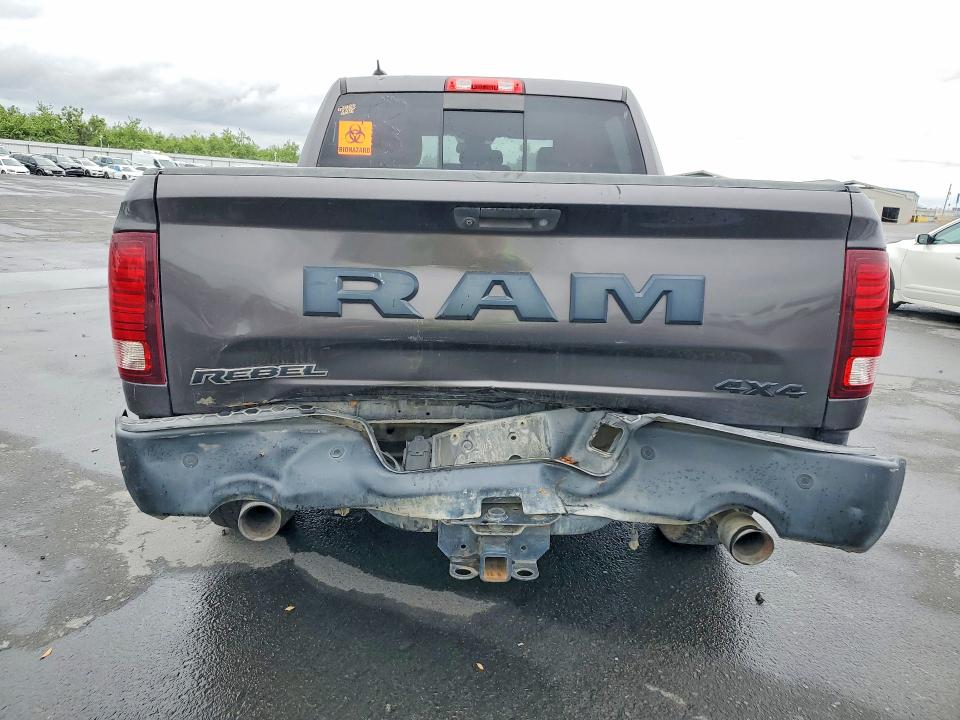 50451346 :رقم المزاد ، 1C6RR7YT8JS110313 vin ، 2018 Ram 1500 مزاد بيع