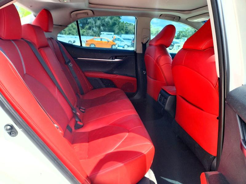 Auction sale of the 2019 Toyota Camry, vin: 4T1B61HK3KU272097, lot number: 51201846