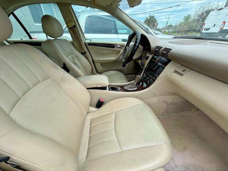 52238096 :رقم المزاد ، WDBRF61J45A656685 vin ، 2005 Mercedes-benz C مزاد بيع