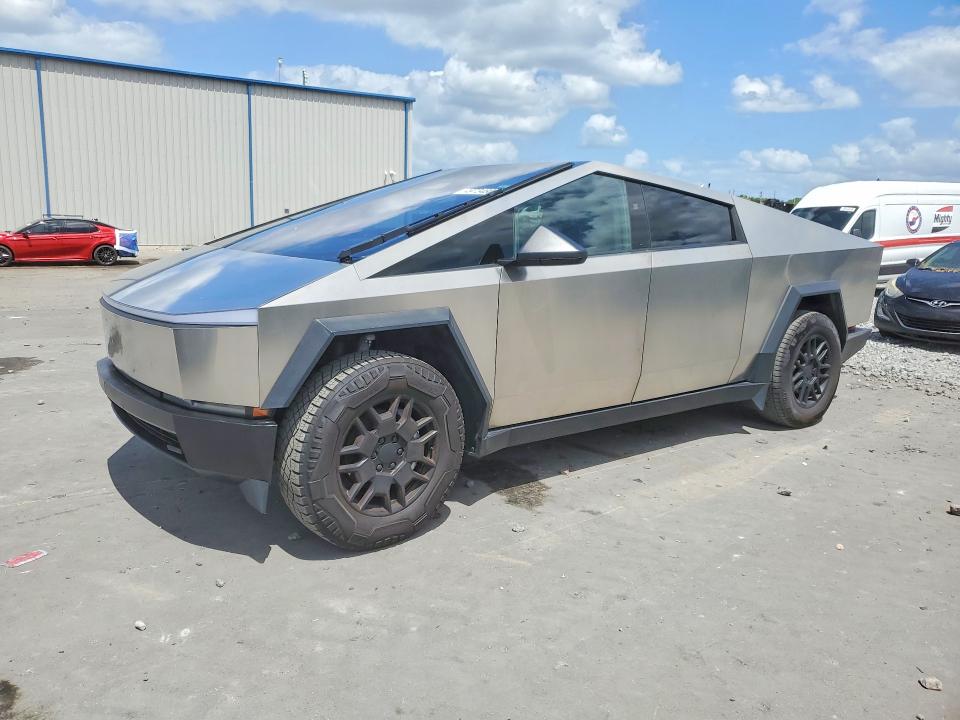 Auction sale of the 2024 Tesla Cybertruck, vin: 7G2CEHED4RA025792, lot number: 49734806