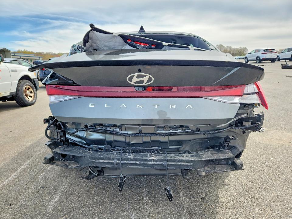 51314386 :رقم المزاد ، KMHLM4DG4TU121817 vin ، 2026 Hyundai Elantra مزاد بيع