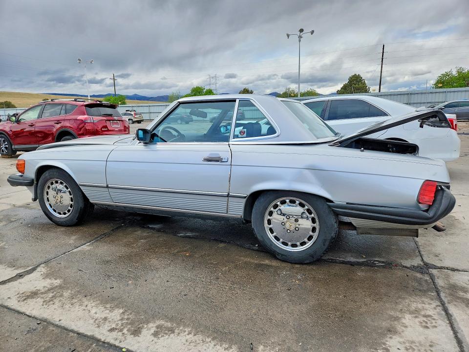 49994256 :رقم المزاد ، WDBBA48D1JA085221 vin ، 1988 Mercedes-benz 560 مزاد بيع