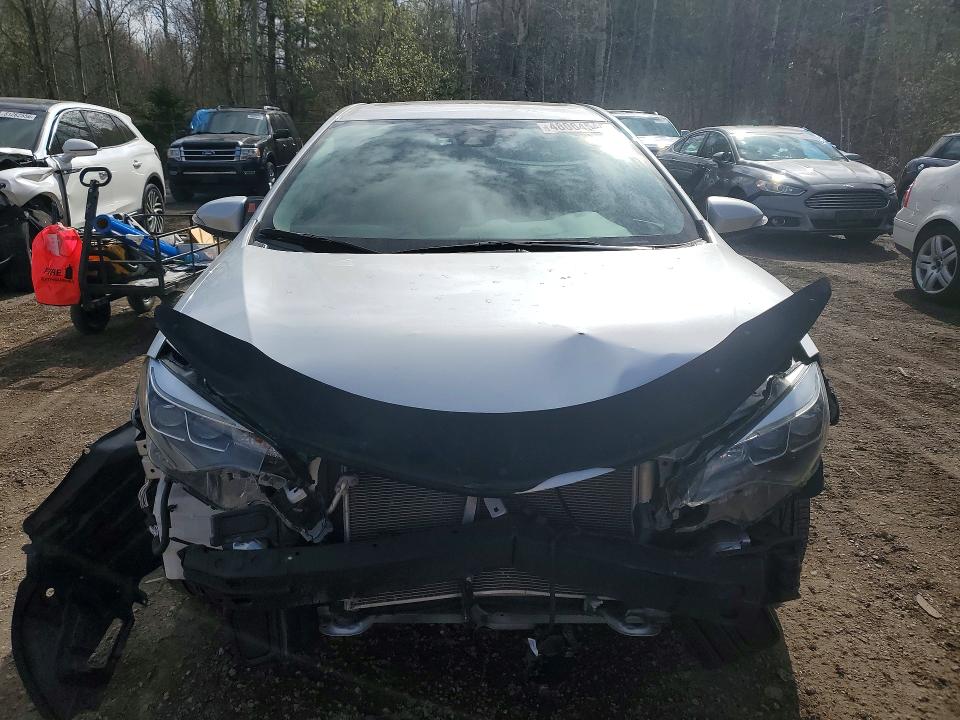 48064546 :رقم المزاد ، 2T1BURHE1JC103713 vin ، 2018 Toyota Corolla مزاد بيع