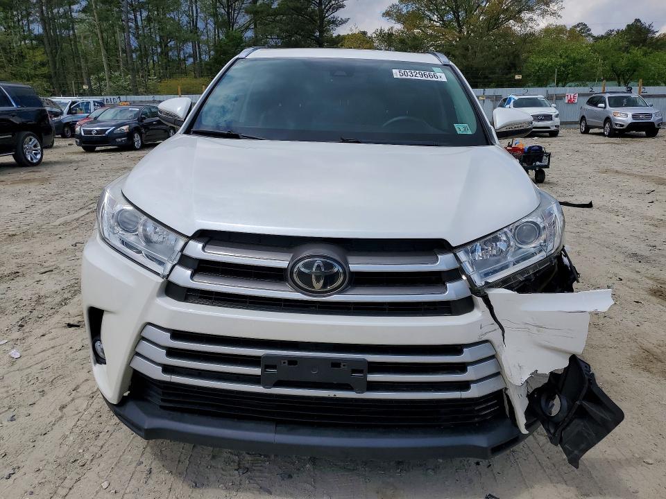 2018 Toyota Highlander მანქანა იყიდება აუქციონზე, vin: 5TDJZRFH3JS833253, აუქციონის ნომერი: 50329666