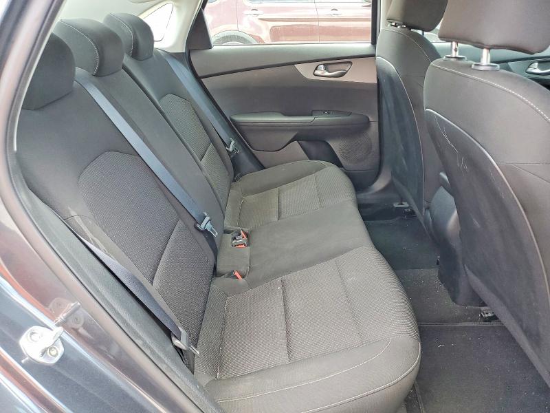 52012476 :رقم المزاد ، 3KPF24AD4ME276790 vin ، 2021 Kia Forte مزاد بيع