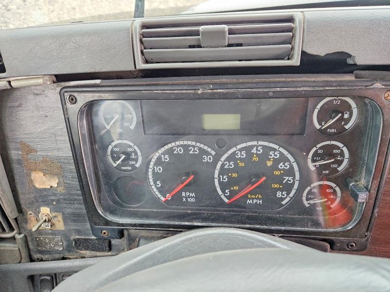 48767936 :رقم المزاد ، 1FUJA6CK05LN64215 vin ، 2005 Freightliner Columbia مزاد بيع