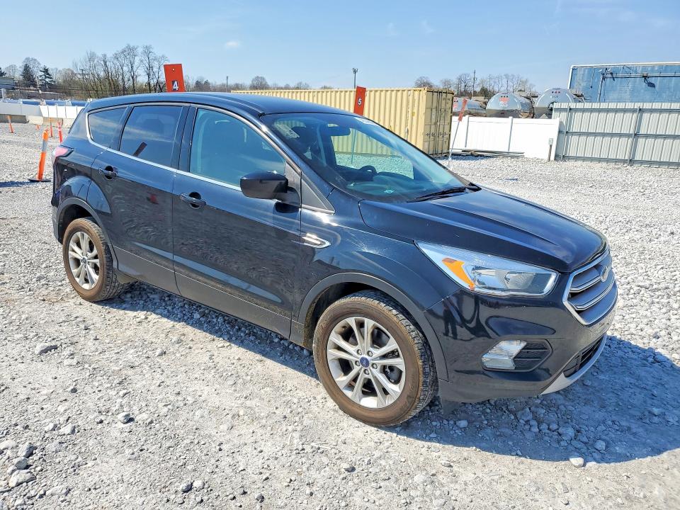 48536546 :رقم المزاد ، 1FMCU9GD0HUE04074 vin ، 2017 Ford Escape مزاد بيع