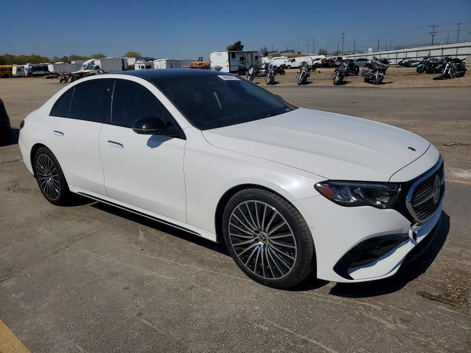 49638726 :رقم المزاد ، W1KLF4HB0SA114298 vin ، 2025 Mercedes-benz E مزاد بيع