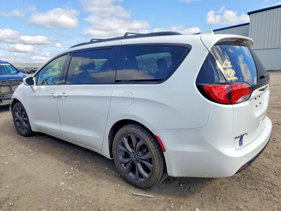 2018 Chrysler Pacifica მანქანა იყიდება აუქციონზე, vin: 2C4RC1EG2JR175285, აუქციონის ნომერი: 49817586