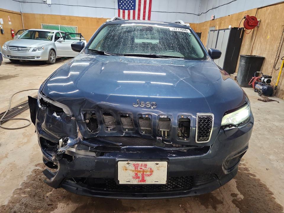 50711046 :رقم المزاد ، 1C4PJMCB4KD386546 vin ، 2019 Jeep Cherokee مزاد بيع