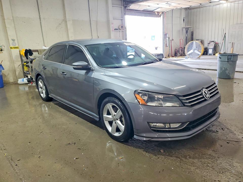 Продажа на аукционе авто 2015 Volkswagen Passat, vin: 1VWAT7A32FC105091, номер лота: 50889146