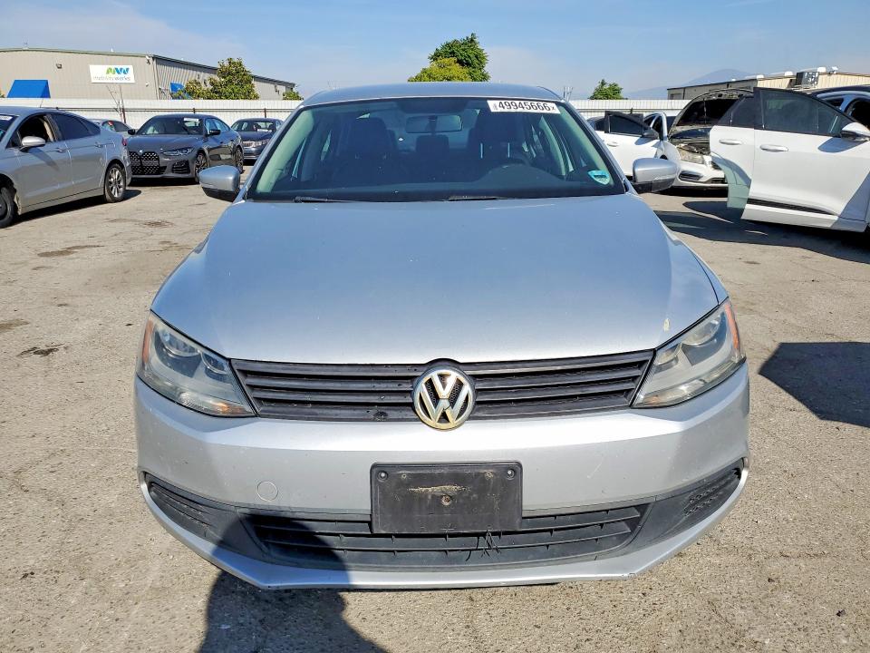 49945666 :رقم المزاد ، 3VWDZ7AJ3BM315542 vin ، 2011 Volkswagen Jetta مزاد بيع