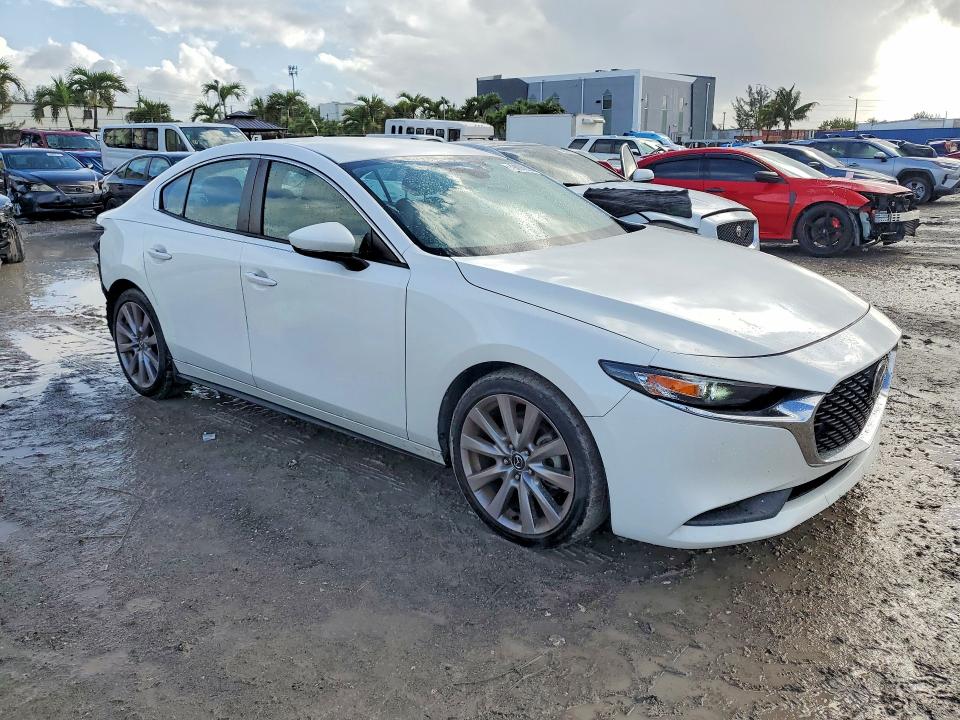 2020 Mazda 3 მანქანა იყიდება აუქციონზე, vin: 3MZBPACL2LM115813, აუქციონის ნომერი: 49008206