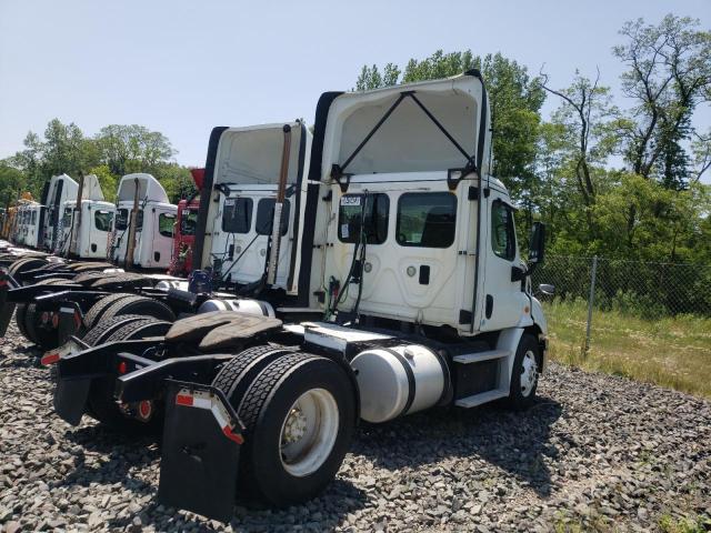 50416423 :رقم المزاد ، 1FUBGAD42GLHD9913 vin ، 2016 Freightliner Cascadia 113 مزاد بيع