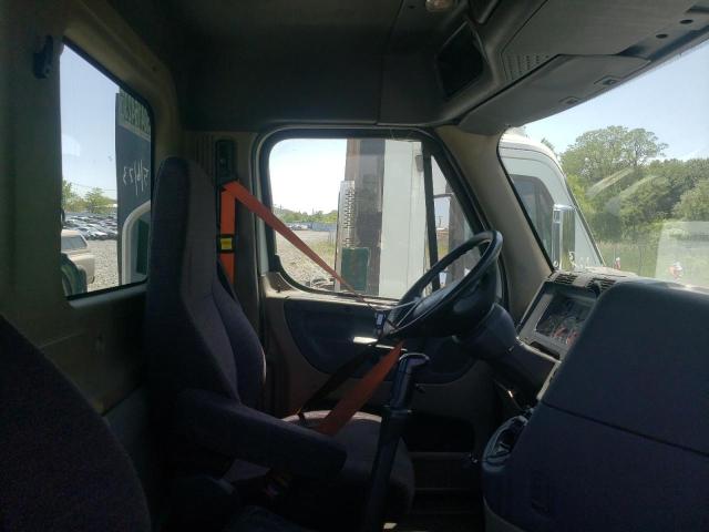 50416423 :رقم المزاد ، 1FUBGAD42GLHD9913 vin ، 2016 Freightliner Cascadia 113 مزاد بيع