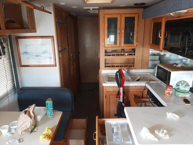 50871713 :رقم المزاد ، 3FCNF53S1XJA31698 vin ، 1999 Natl Motorhome مزاد بيع