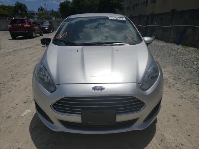 51197723 :رقم المزاد ، 3FADP4EJ2FM200850 vin ، 2015 Ford Fiesta Se مزاد بيع