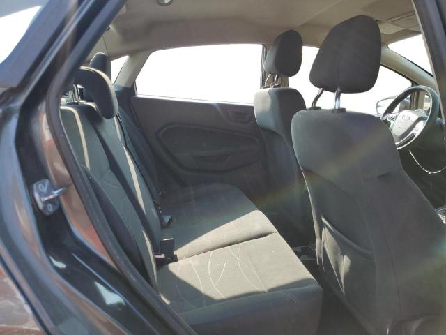 52102413 :رقم المزاد ، 3FADP4BJ2JM104410 vin ، 2018 Ford Fiesta Se مزاد بيع