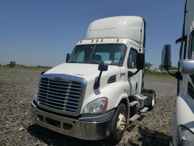 50416423 :رقم المزاد ، 1FUBGAD42GLHD9913 vin ، 2016 Freightliner Cascadia 113 مزاد بيع