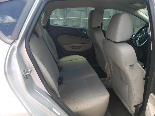 51197723 :رقم المزاد ، 3FADP4EJ2FM200850 vin ، 2015 Ford Fiesta Se مزاد بيع