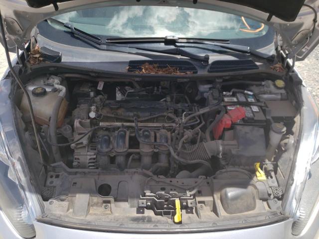 51197723 :رقم المزاد ، 3FADP4EJ2FM200850 vin ، 2015 Ford Fiesta Se مزاد بيع