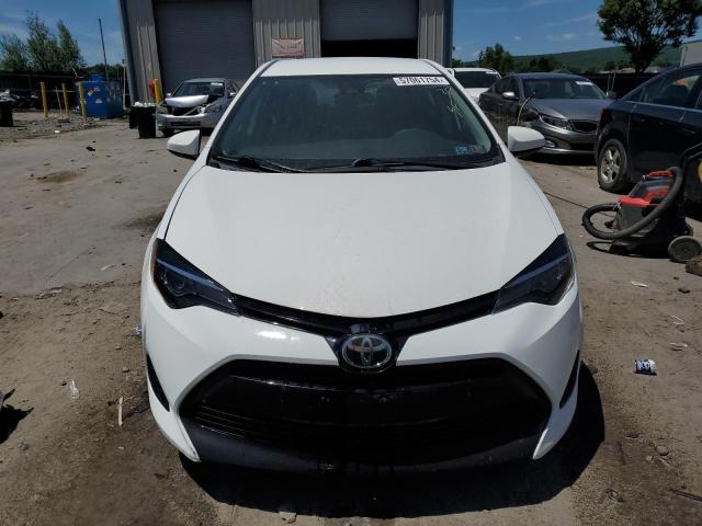 57061754 :رقم المزاد ، 5YFBURHE1JP805899 vin ، 2018 Toyota Corolla L مزاد بيع