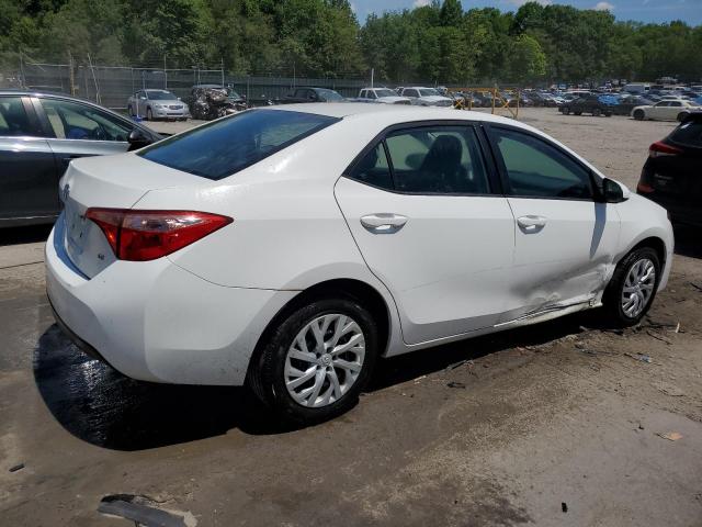 57061754 :رقم المزاد ، 5YFBURHE1JP805899 vin ، 2018 Toyota Corolla L مزاد بيع