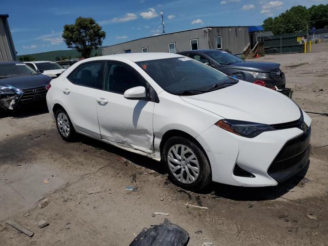 57061754 :رقم المزاد ، 5YFBURHE1JP805899 vin ، 2018 Toyota Corolla L مزاد بيع