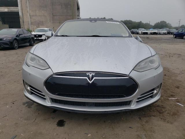 2015 Tesla Model S მანქანა იყიდება აუქციონზე, vin: 5YJSA1H29FFP75876, აუქციონის ნომერი: 53242374
