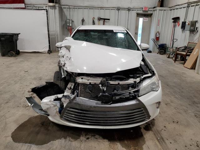 57503215 :رقم المزاد ، 4T4BF1FK3FR516510 vin ، 2015 Toyota Camry مزاد بيع