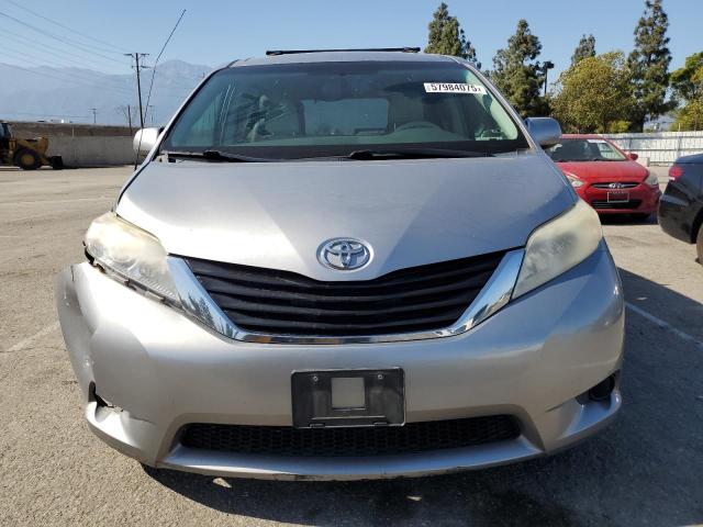 2013 Toyota Sienna Le მანქანა იყიდება აუქციონზე, vin: 5TDKK3DC5DS282857, აუქციონის ნომერი: 57984075