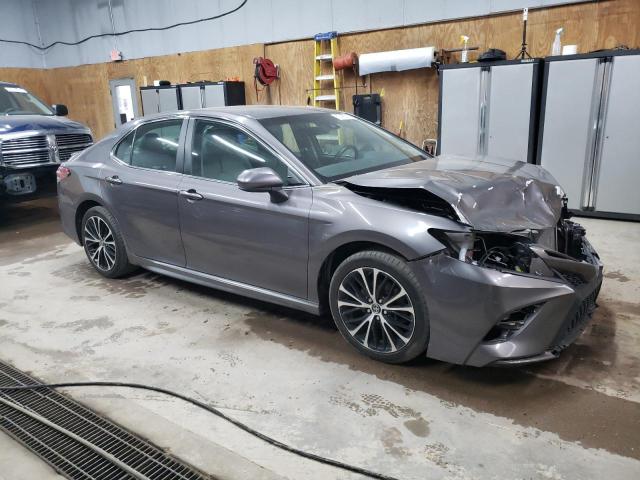 57490725 :رقم المزاد ، 4T1B11HKXJU081662 vin ، 2018 Toyota Camry L مزاد بيع