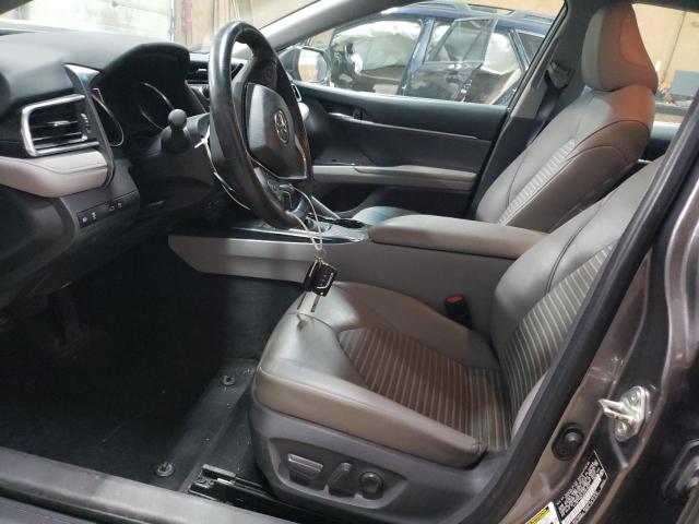 57490725 :رقم المزاد ، 4T1B11HKXJU081662 vin ، 2018 Toyota Camry L مزاد بيع